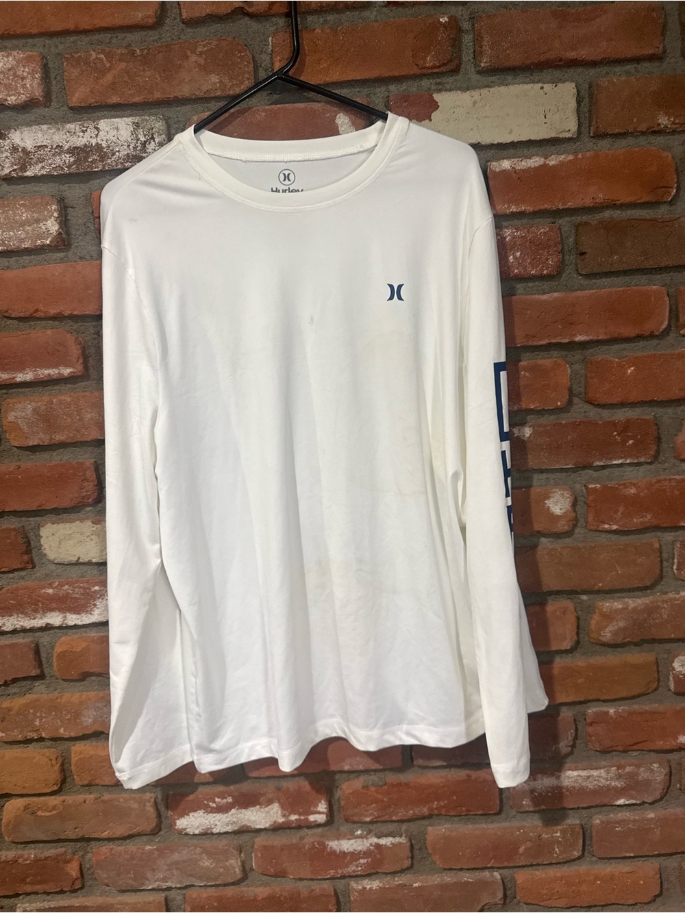 Hurley Men’s Long Sleeve Crew Tee in White with Navy Logo